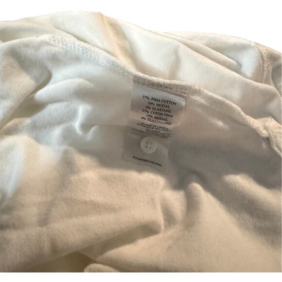 Faherty White Polo. Theee button placket and two collar buttons. - Picture 5 of 6